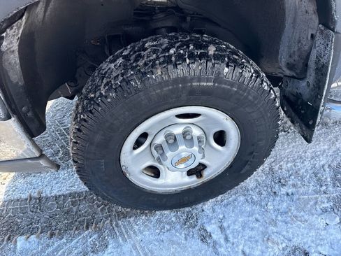 Used 2003 Chevrolet Silverado 2500 2WD Crew Cab image 22