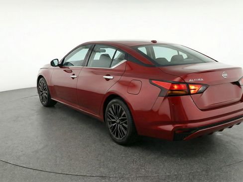 Used 2025 Nissan Altima 2.5 SV image 6