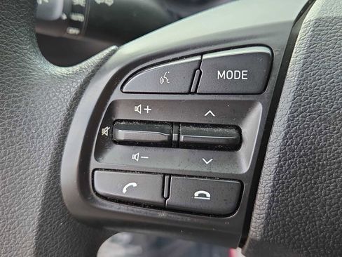 Used 2020 Hyundai Venue SE image 24