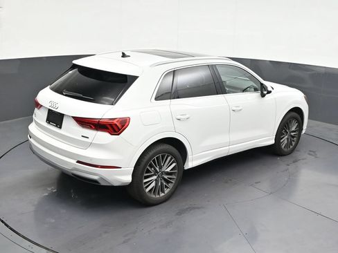 Used 2022 Audi Q3 2.0T Premium w/ Convenience Package AWD/4WD image 19