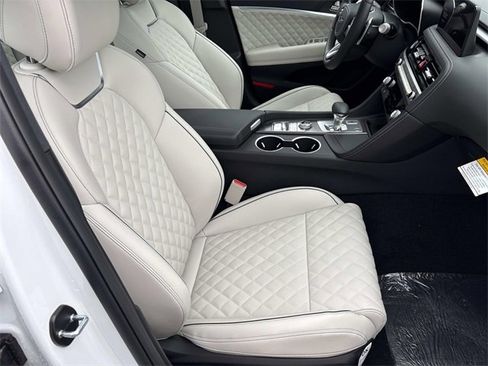 Used 2025 Genesis G70 3.3T Advanced w/ Sport Prestige Package image 28
