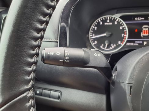 Used 2024 Nissan Pathfinder SV FWD image 21