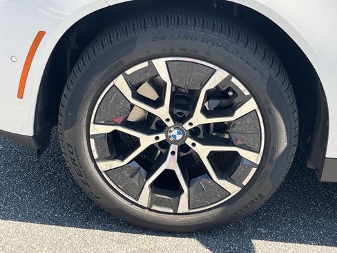 Used 2025 BMW X3 xDrive30i w/ Convenience Package image 29