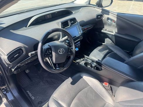 Used 2020 Toyota Prius XLE image 9