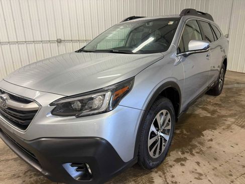 Used 2021 Subaru Outback Premium AWD/4WD image 6