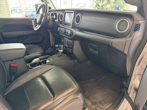 Used 2020 Jeep Gladiator Overland w/ Dual Top Group image 26