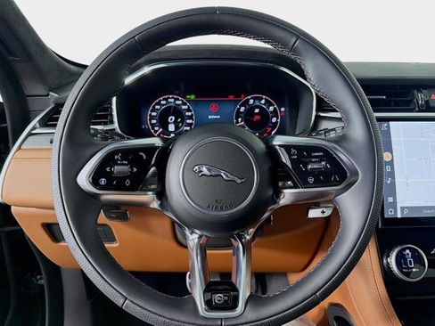 New 2026 Jaguar F-PACE SVR image 12