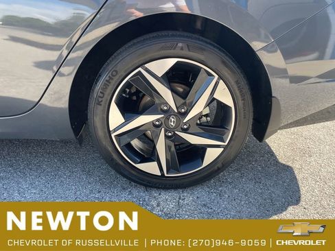 Used 2023 Hyundai Elantra Limited FWD image 47