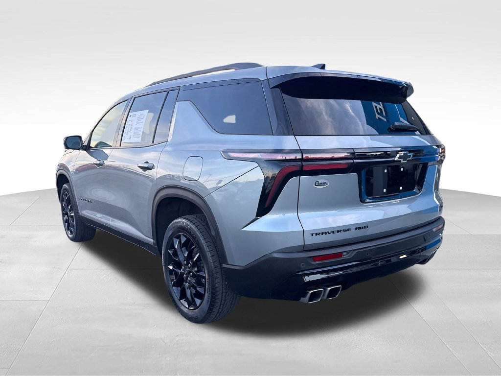 Used 2024 Chevrolet Traverse LT w/ Midnight/Sport Edition AWD/4WD image 7