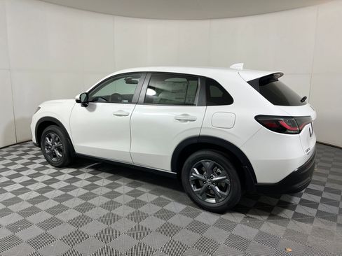 New 2026 Honda HR-V LX image 2
