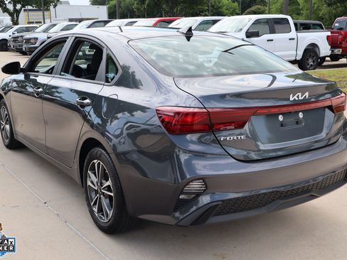 Used 2023 Kia Forte LXS FWD image 6