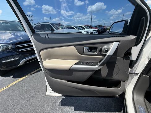 Used 2014 Ford Edge Limited w/ Driver Entry Package FWD image 11