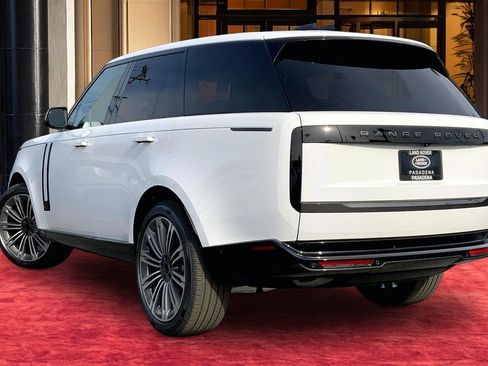 New 2026 Land Rover Range Rover SE AWD/4WD image 3