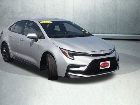 Used 2024 Toyota Corolla SE FWD image 8