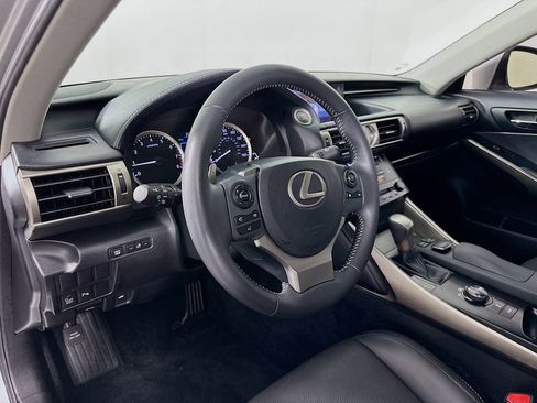 Used 2014 Lexus IS 350 w/ Navigation Package RWD image 9