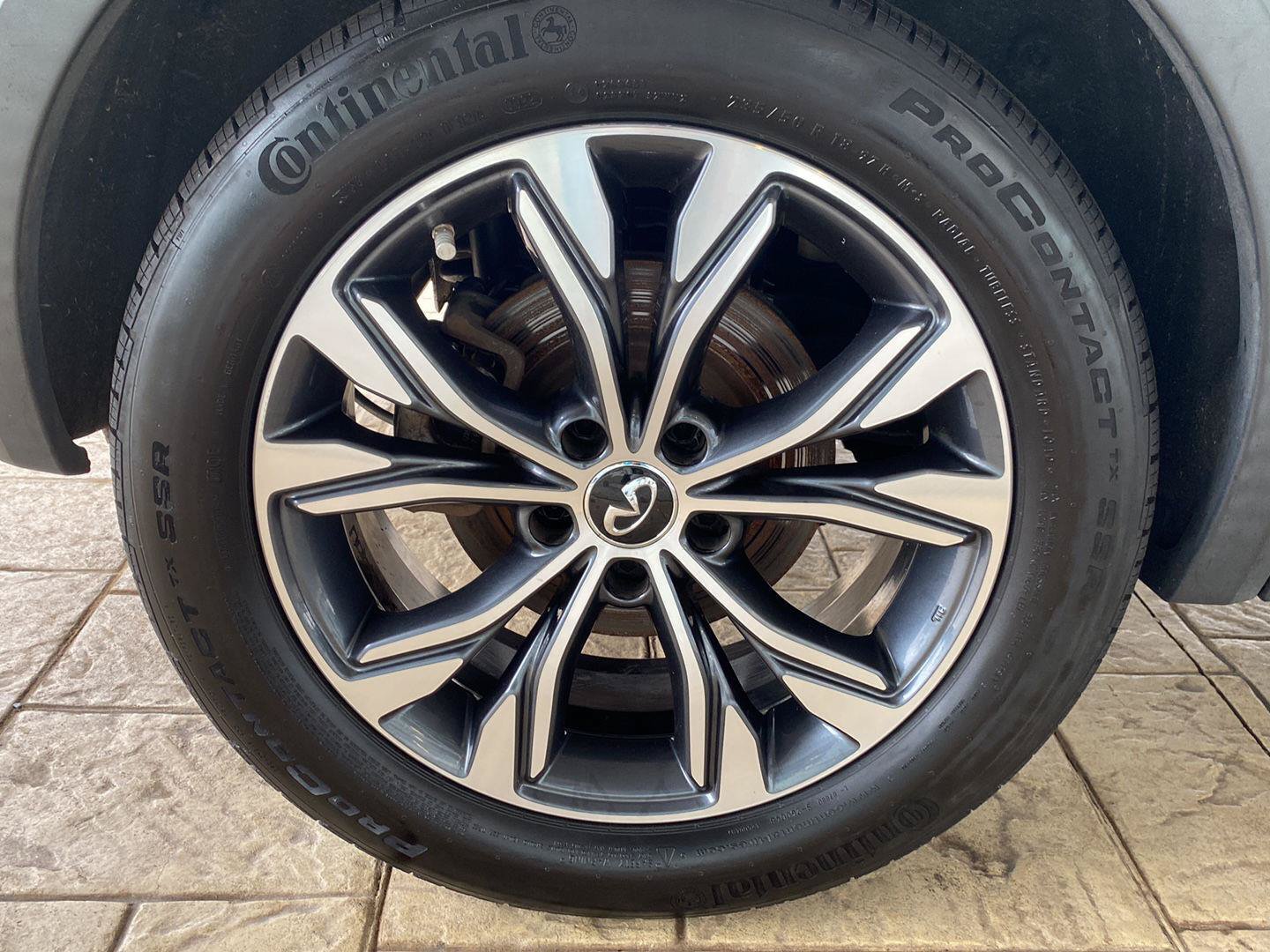 Used 2018 INFINITI QX30 Premium w/ Navigation Package AWD/4WD image 13