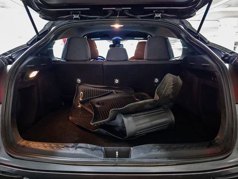 Used 2018 Toyota C-HR XLE image 9