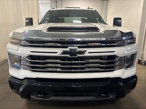 Used 2025 Chevrolet Silverado 2500 Custom w/ Custom Value Package AWD/4WD image 2