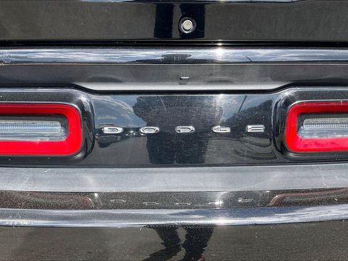 Used 2021 Dodge Challenger SXT RWD image 8