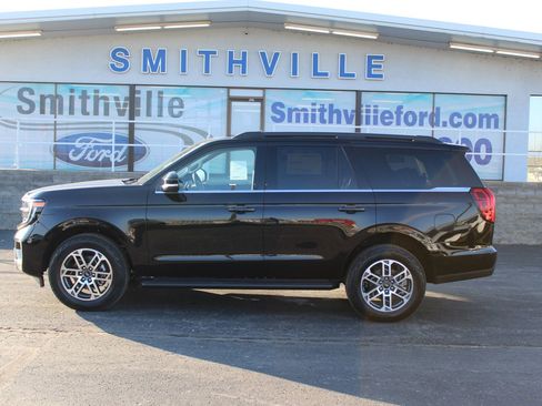 New 2025 Ford Expedition Active AWD/4WD image 2