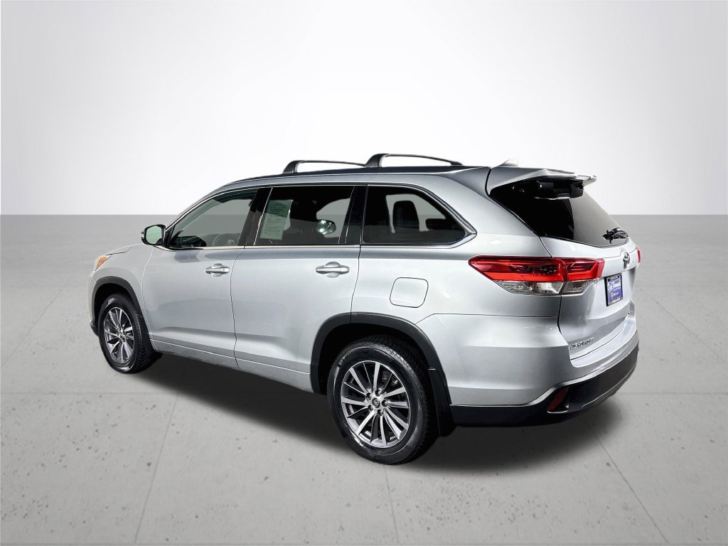 Used 2018 Toyota Highlander XLE AWD/4WD image 8