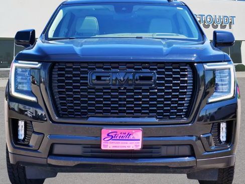 Used 2023 GMC Yukon XL Denali AWD/4WD image 14
