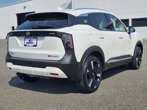 Certified 2025 Nissan Kicks SR AWD/4WD image 3