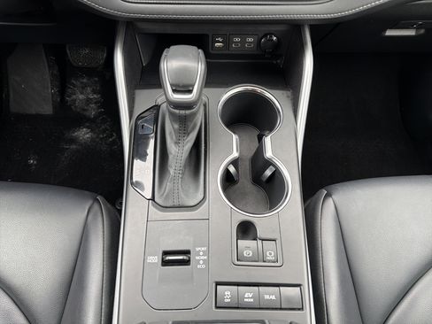 Certified 2022 Toyota Highlander XLE image 17