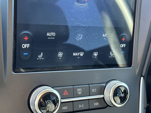 Used 2023 Ford Edge SEL image 33