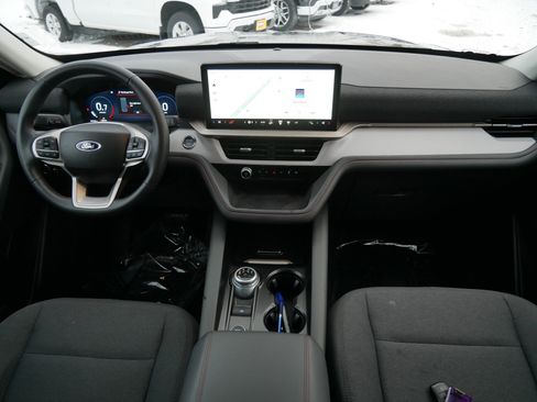 Used 2025 Ford Explorer Active image 10
