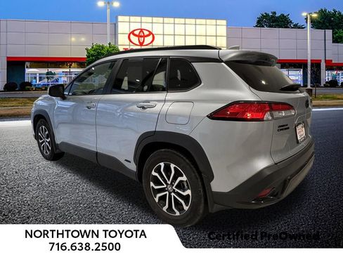 Used 2024 Toyota Corolla Cross AWD Hybrid w/ Moonroof Package image 3