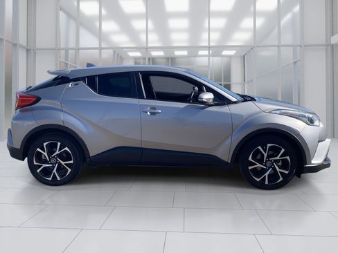 Used 2018 Toyota C-HR XLE image 7