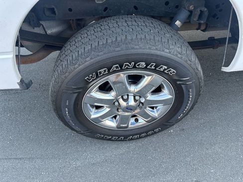 Used 2014 Ford F150 XLT w/ XTR Package image 12