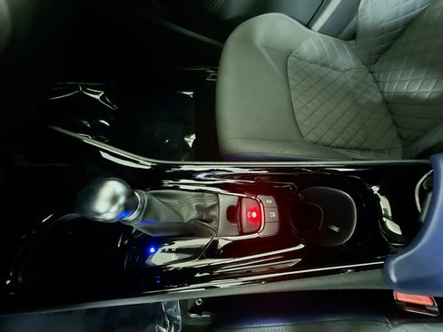 Used 2021 Toyota C-HR XLE image 22