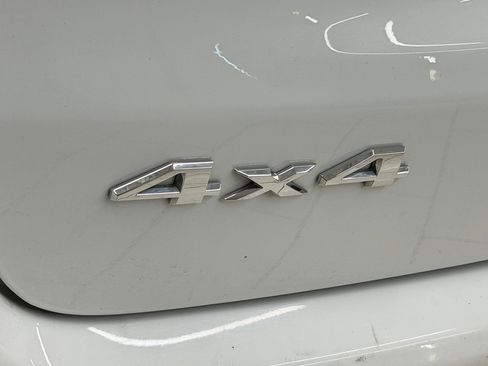 Used 2025 Jeep Compass Limited image 32