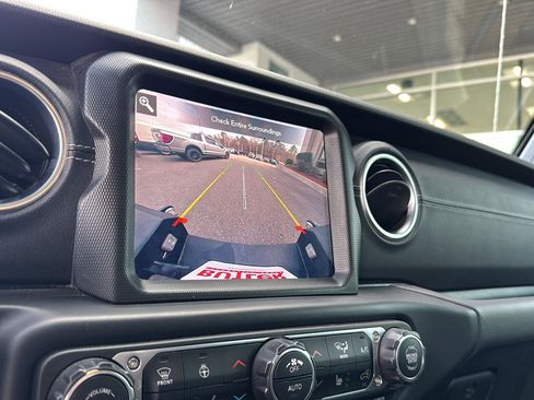 Used 2021 Jeep Gladiator Overland w/ Popular Equipment Package image 24