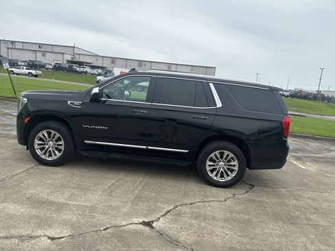 Used 2023 GMC Yukon SLT AWD/4WD image 10