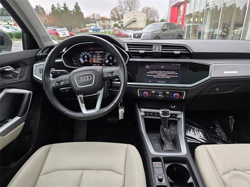 Used 2022 Audi Q3 2.0T Premium image 18