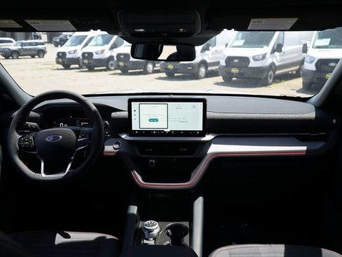 New 2026 Ford Explorer ST-Line w/ ST-Line Street Pack AWD/4WD image 8