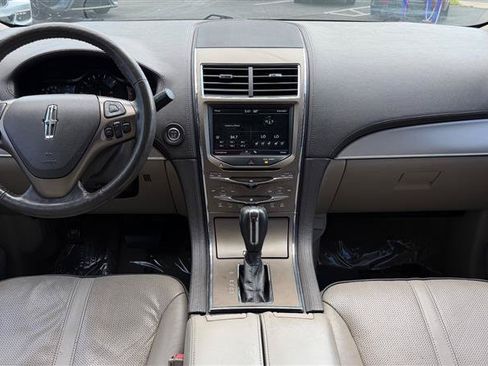 Used 2011 Lincoln MKX 2WD w/ 101A Rapid Spec Order Code image 17
