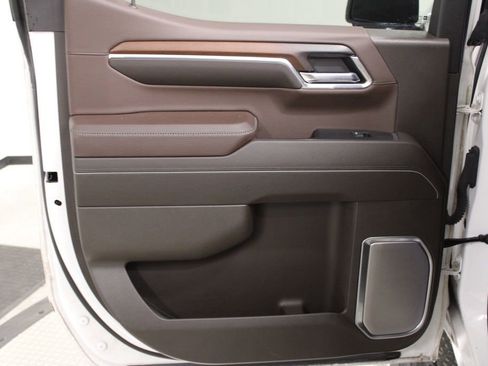 Used 2024 GMC Sierra 1500 Denali AWD/4WD image 35