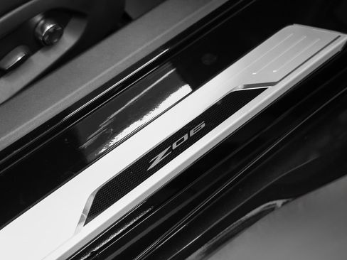 Used 2025 Chevrolet Corvette Z06 image 16