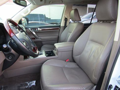 Used 2015 Lexus GX 460 w/ Premium Package image 9