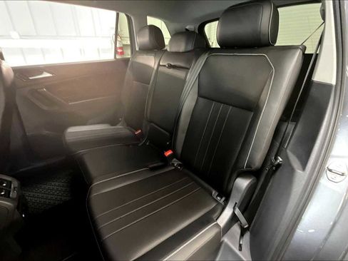 Used 2024 Volkswagen Tiguan SE image 27