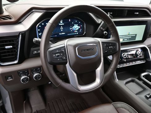 Used 2025 GMC Sierra 3500 Denali w/ Denali Reserve Package AWD/4WD image 13