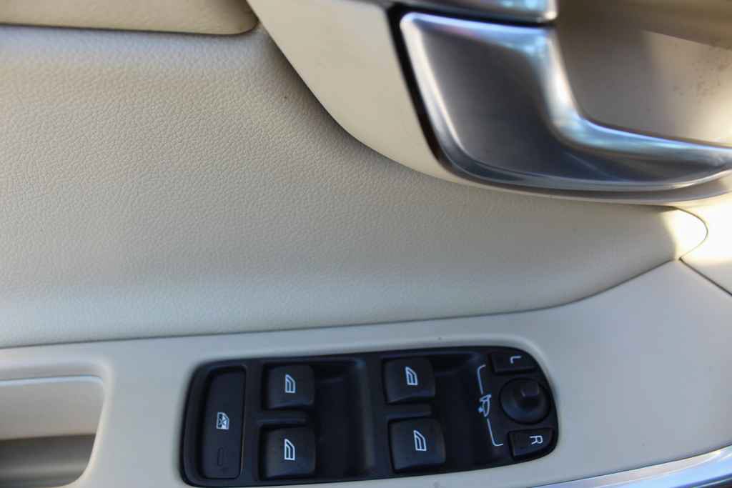 Used 2016 Volvo S60 T5 Premier w/ Convenience Package FWD image 12