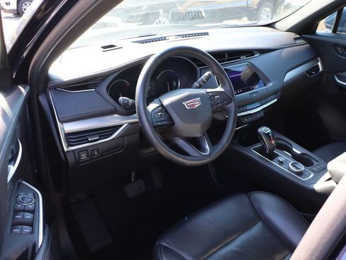 Used 2019 Cadillac XT4 Premium Luxury w/ Cold Weather Package AWD/4WD image 13