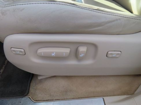 Used 2013 Lexus LX 570 4WD image 26