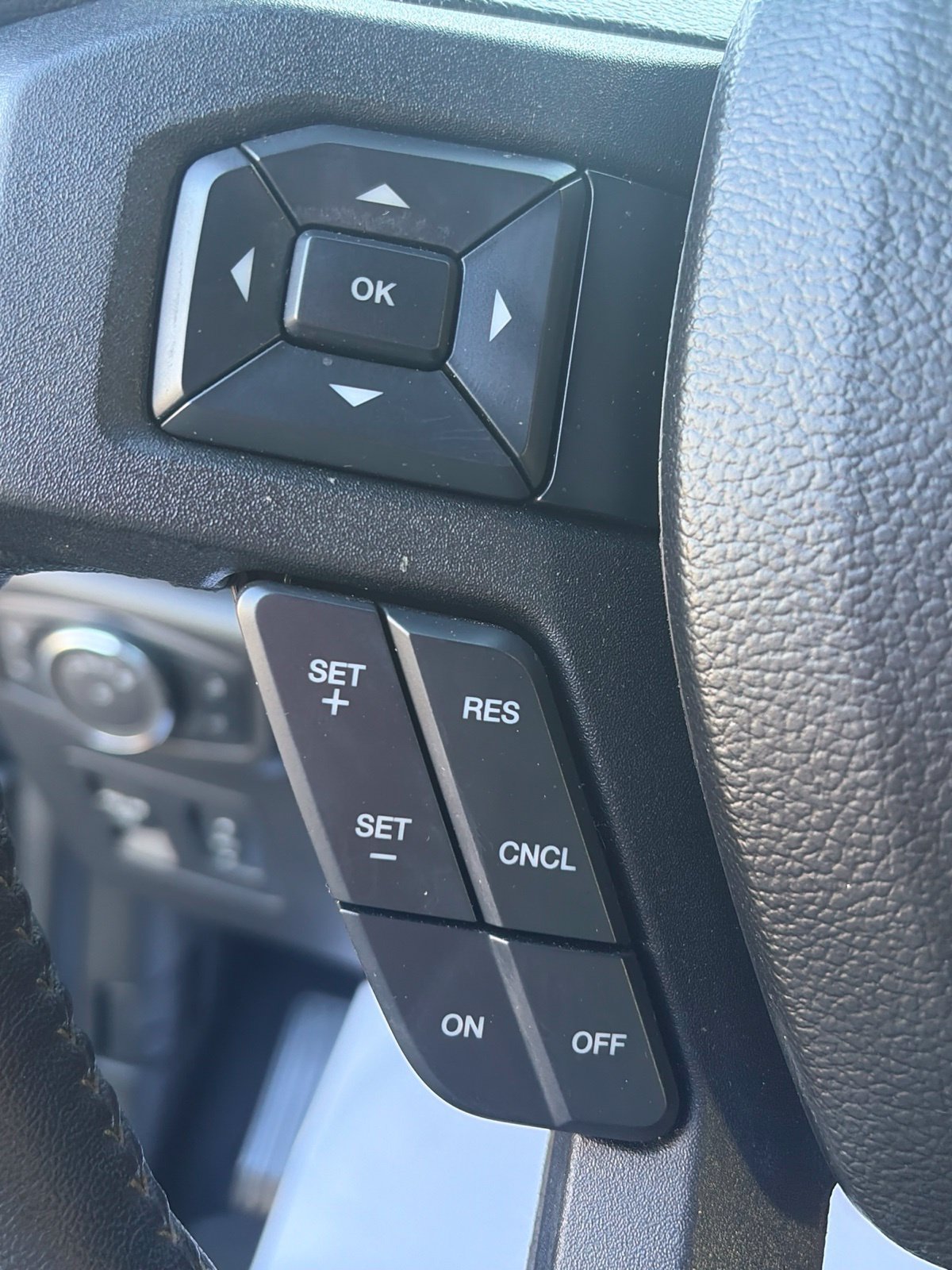 Used 2018 Ford F150 XLT w/ Equipment Group 302A Luxury AWD/4WD image 29