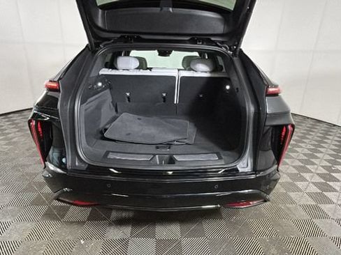 Used 2024 Cadillac Lyriq Sport RWD image 28
